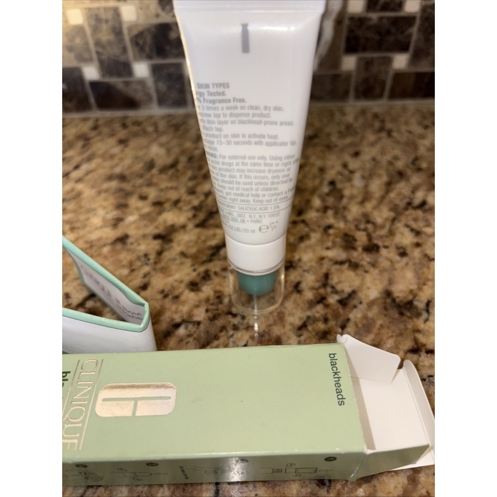 Clinique Blackhead Solutions Self-Heating Blackhead Extractor - NIB + FREE SHIPP - Picture 3 of 3